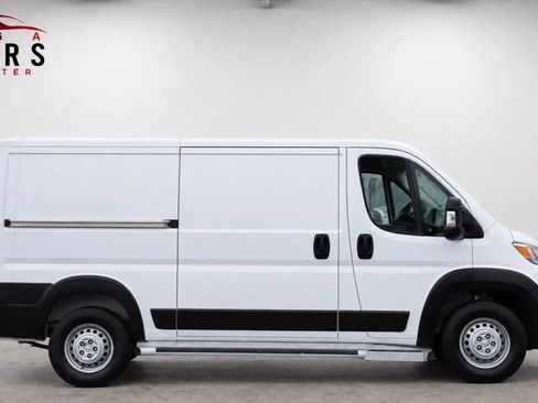 Used 2025 RAM ProMaster 2500 w/ U-Haul Equipment Group FWD image 1