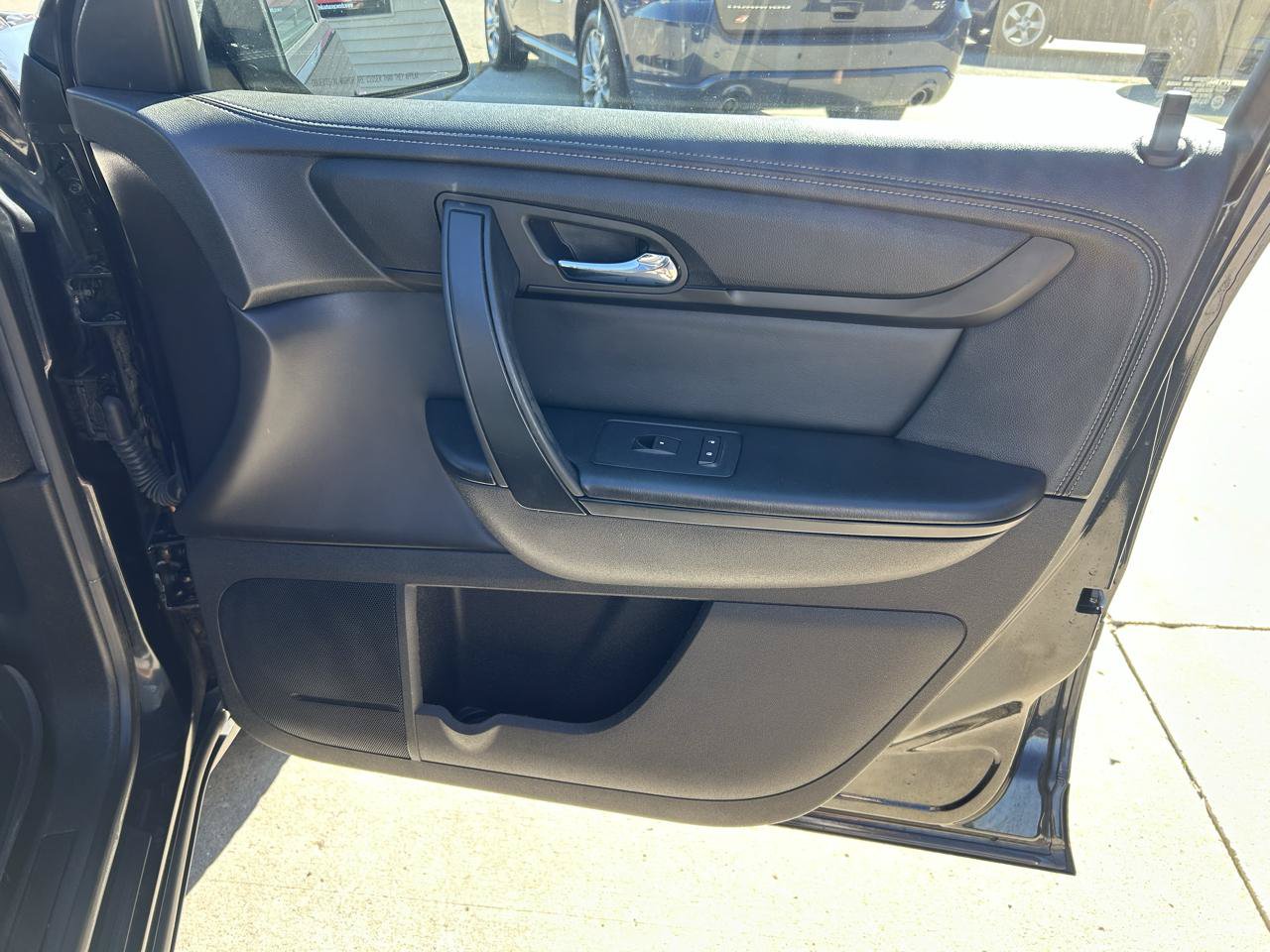 Used 2015 GMC Acadia SLE AWD/4WD image 16