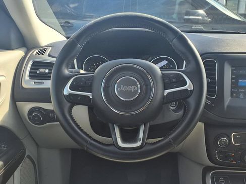Used 2018 Jeep Compass Latitude w/ Popular Equipment Group FWD image 14