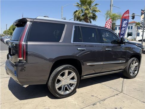 Used 2017 Cadillac Escalade Premium Luxury AWD/4WD image 65
