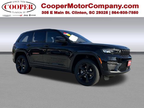 New 2025 Jeep Grand Cherokee Altitude image 1