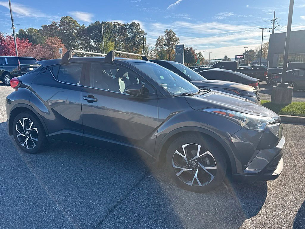 Used 2019 Toyota C-HR Limited FWD image 8