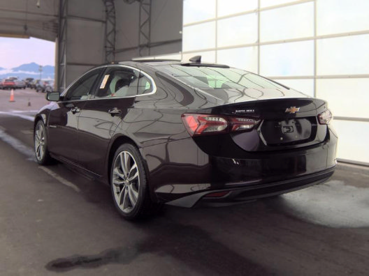 Used 2021 Chevrolet Malibu LT FWD image 2