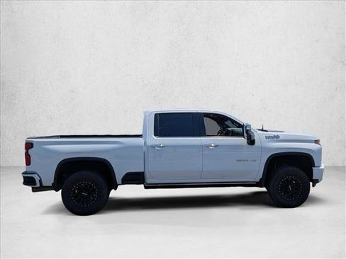 Used 2022 Chevrolet Silverado 2500 High Country w/ Z71 Off-Road Package AWD/4WD image 4