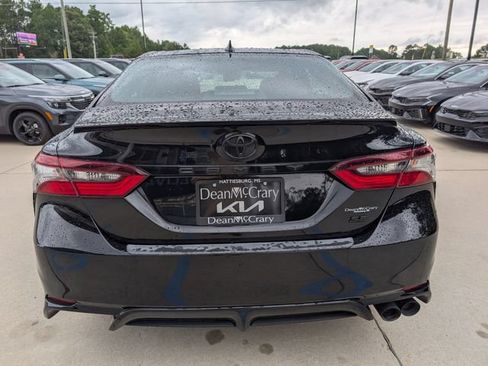 Used 2022 Toyota Camry SE FWD image 4