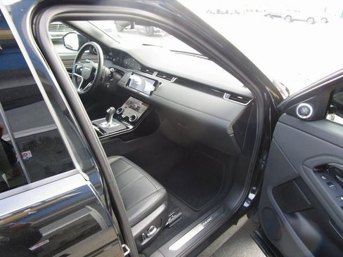 Used 2021 Land Rover Range Rover Evoque R-Dynamic SE image 29