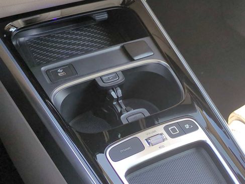 Certified 2025 Mercedes-Benz GLB 250 4MATIC image 32