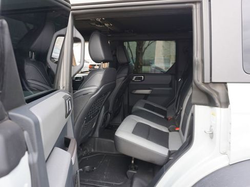 Used 2023 Ford Bronco Black Diamond w/ Sasquatch Package image 15