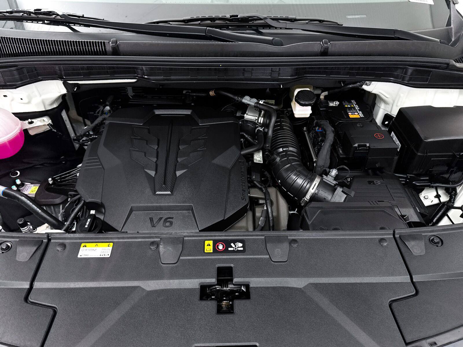 Used 2026 Kia Carnival FWD image 9