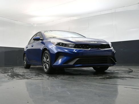 Used 2023 Kia Forte LXS w/ LXS Technology Package FWD image 25