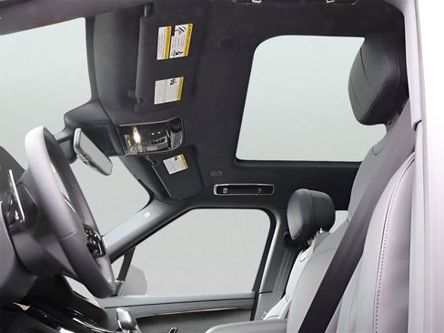 Used 2025 Land Rover Range Rover Sport Dynamic SE image 46