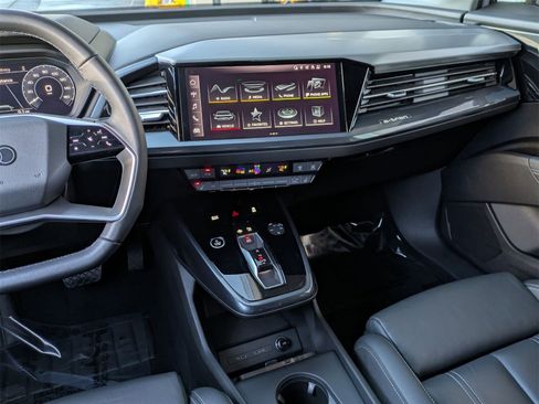 Used 2023 Audi Q4 e-tron Premium image 9
