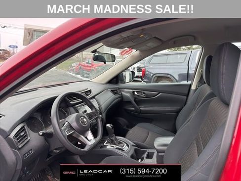 Used 2017 Nissan Rogue S image 18