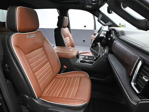 Used 2024 GMC Sierra 3500 Denali Ultimate image 58