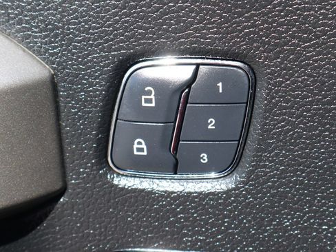 Used 2018 Ford F150 Lariat AWD/4WD image 17
