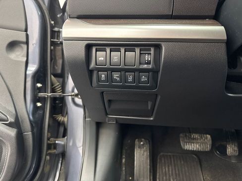 Used 2017 Subaru Legacy 2.5i Limited image 11