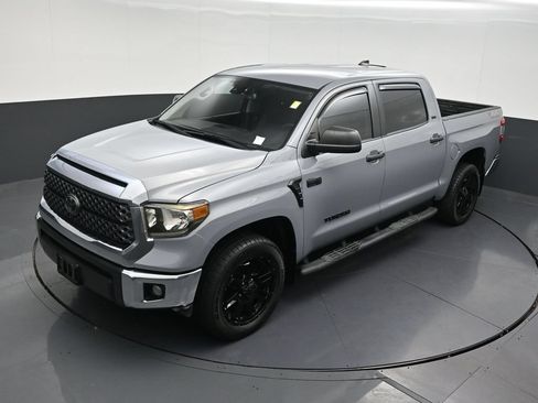 Used 2021 Toyota Tundra SR5 w/ SR5 Upgrade Package AWD/4WD image 16