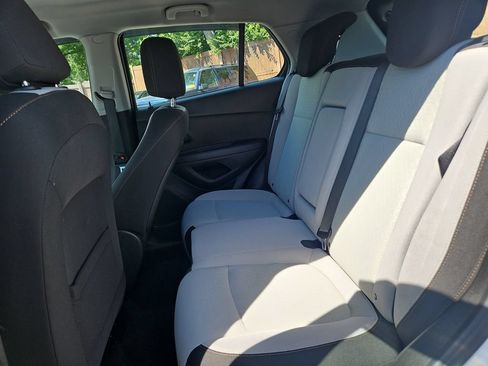 Used 2020 Chevrolet Trax LS FWD image 14