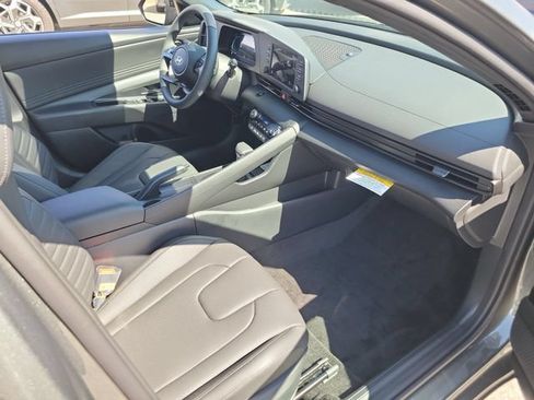 New 2026 Hyundai Elantra SEL Sport FWD image 22