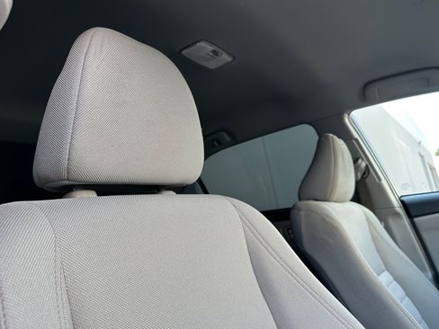 Used 2017 Toyota Camry LE FWD image 18
