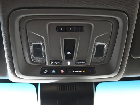 Used 2024 Chevrolet Silverado 1500 LT AWD/4WD image 33