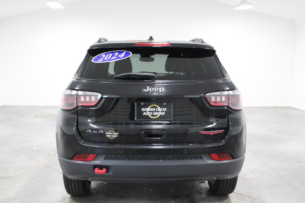 Used 2024 Jeep Compass Trailhawk AWD/4WD image 8