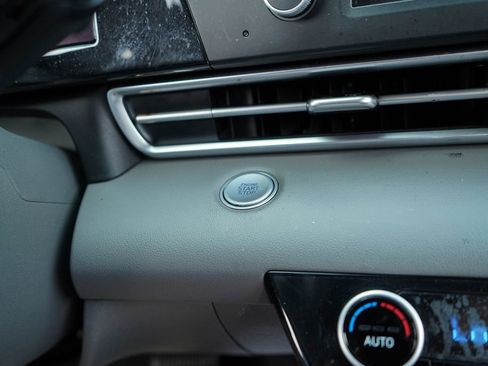 Used 2022 Hyundai Elantra SEL w/ Convenience Package image 21