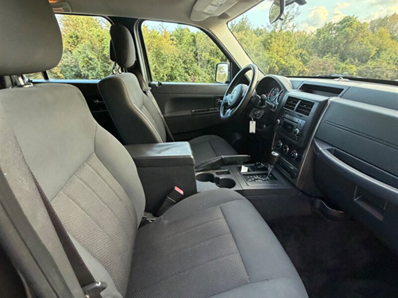 Used 2012 Jeep Liberty Sport AWD/4WD image 18
