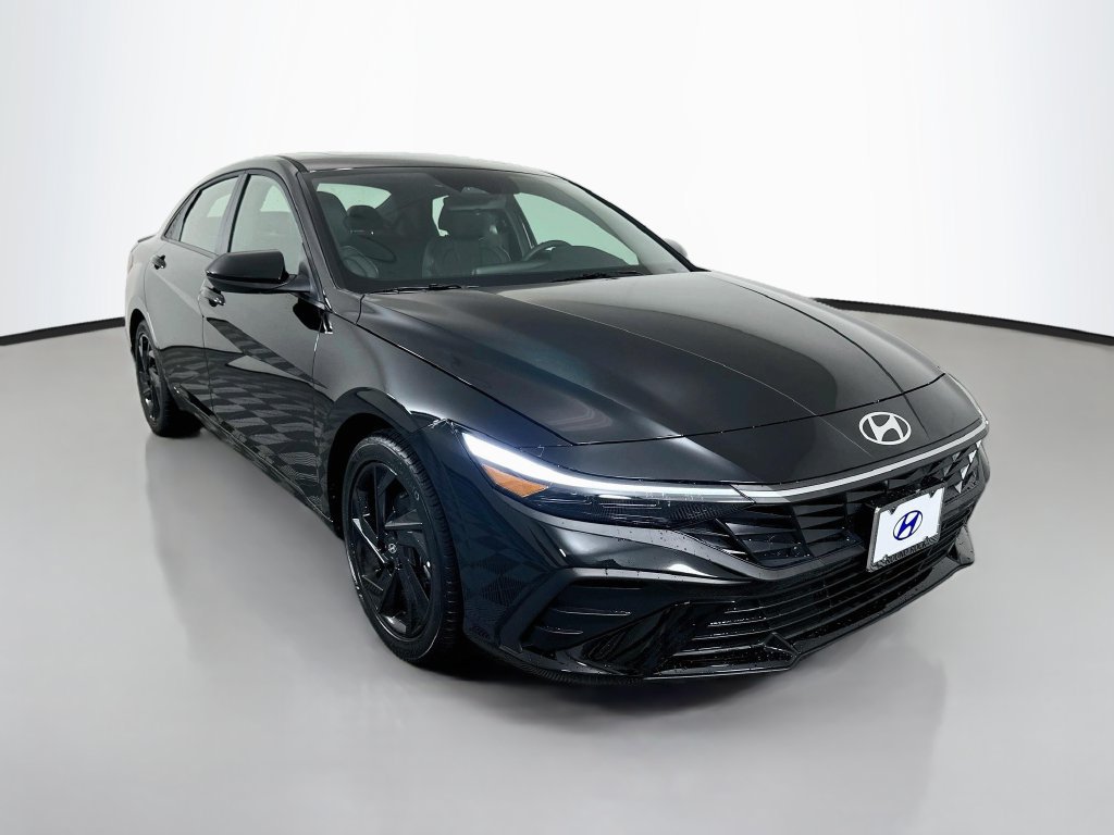 New 2026 Hyundai Elantra SEL Sport FWD image 3