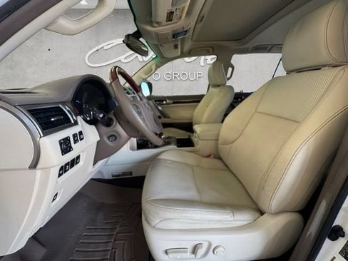 Used 2017 Lexus GX 460 Luxury w/ Preferred Accessory Package AWD/4WD image 19