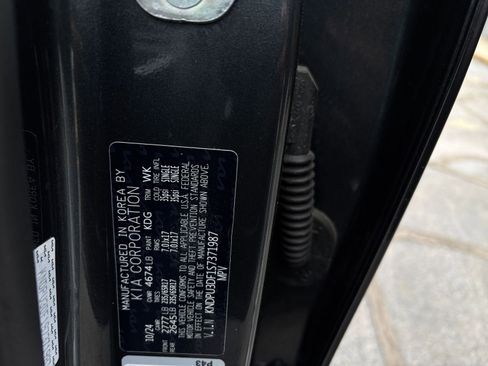 Used 2025 Kia Sportage LX image 28