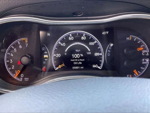 Used 2022 Jeep Grand Cherokee Limited image 19