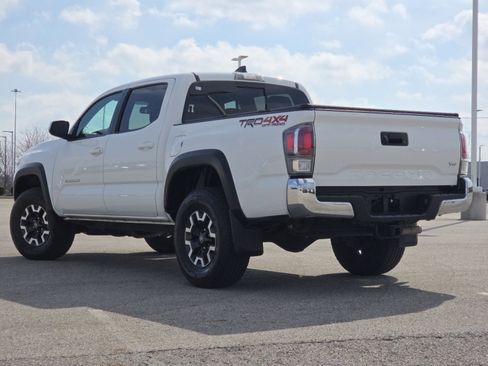 Used 2021 Toyota Tacoma TRD Off-Road AWD/4WD image 17