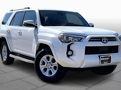 Used 2020 Toyota 4Runner SR5 Premium image 3