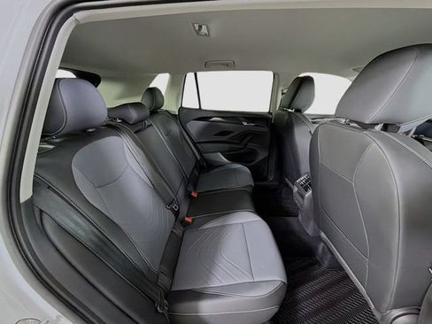 Used 2025 Volkswagen Tiguan SE FWD image 25
