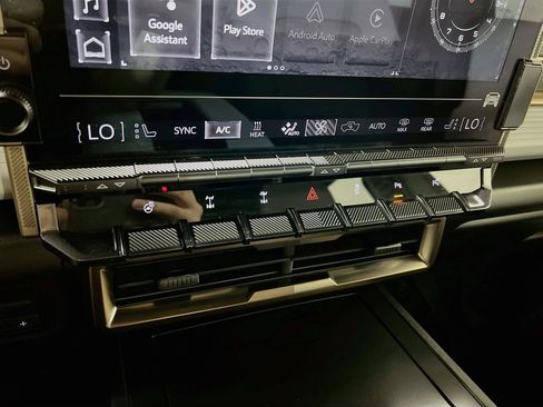 Used 2024 GMC Hummer EV 3X w/ Extreme Off-Road Package AWD/4WD image 16
