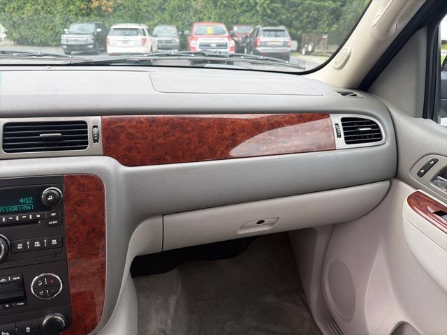Used 2012 Chevrolet Suburban LT AWD/4WD image 30