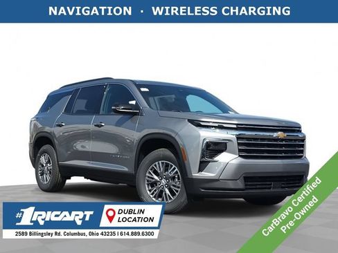 Used 2025 Chevrolet Traverse LT w/ LPO, Floor Liner Package FWD image 1