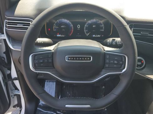 Used 2024 Jeep Wagoneer L Series II w/ Flexible Seating Group RWD image 31