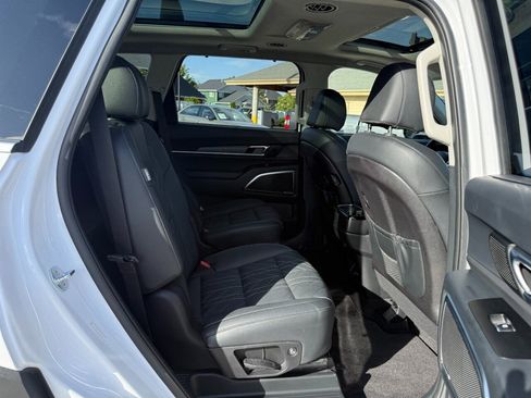 Used 2025 Kia Telluride SX w/ SX Captain's Chair Package FWD image 20