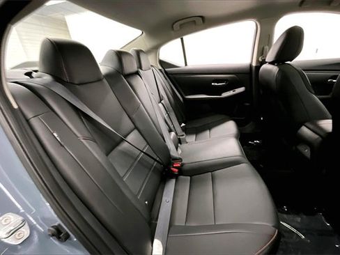 New 2025 Nissan Sentra SR w/ SR Premium Package image 31