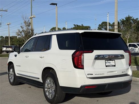 Used 2023 GMC Yukon SLT image 2