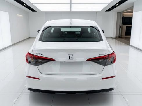 Used 2024 Honda Civic Sport image 6