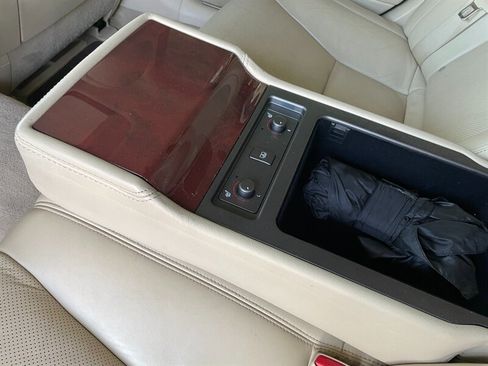 Used 2011 Lexus LS 460 image 31