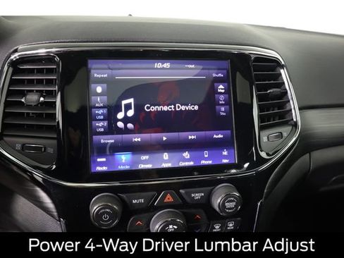 Used 2019 Jeep Grand Cherokee Laredo AWD/4WD image 48