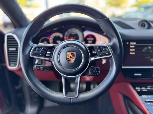 Used 2022 Porsche Cayenne GTS AWD/4WD image 16