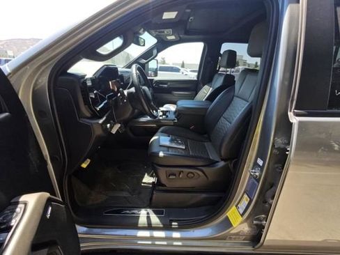 Used 2024 Chevrolet Silverado 2500 ZR2 AWD/4WD image 8