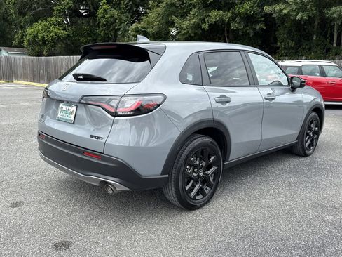Used 2024 Honda HR-V Sport image 5