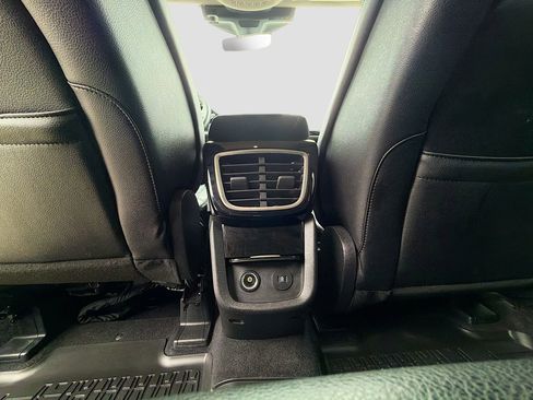 Used 2023 Lincoln Nautilus AWD w/ Premium Package image 30