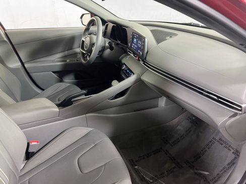 Used 2023 Hyundai Elantra SEL FWD image 26